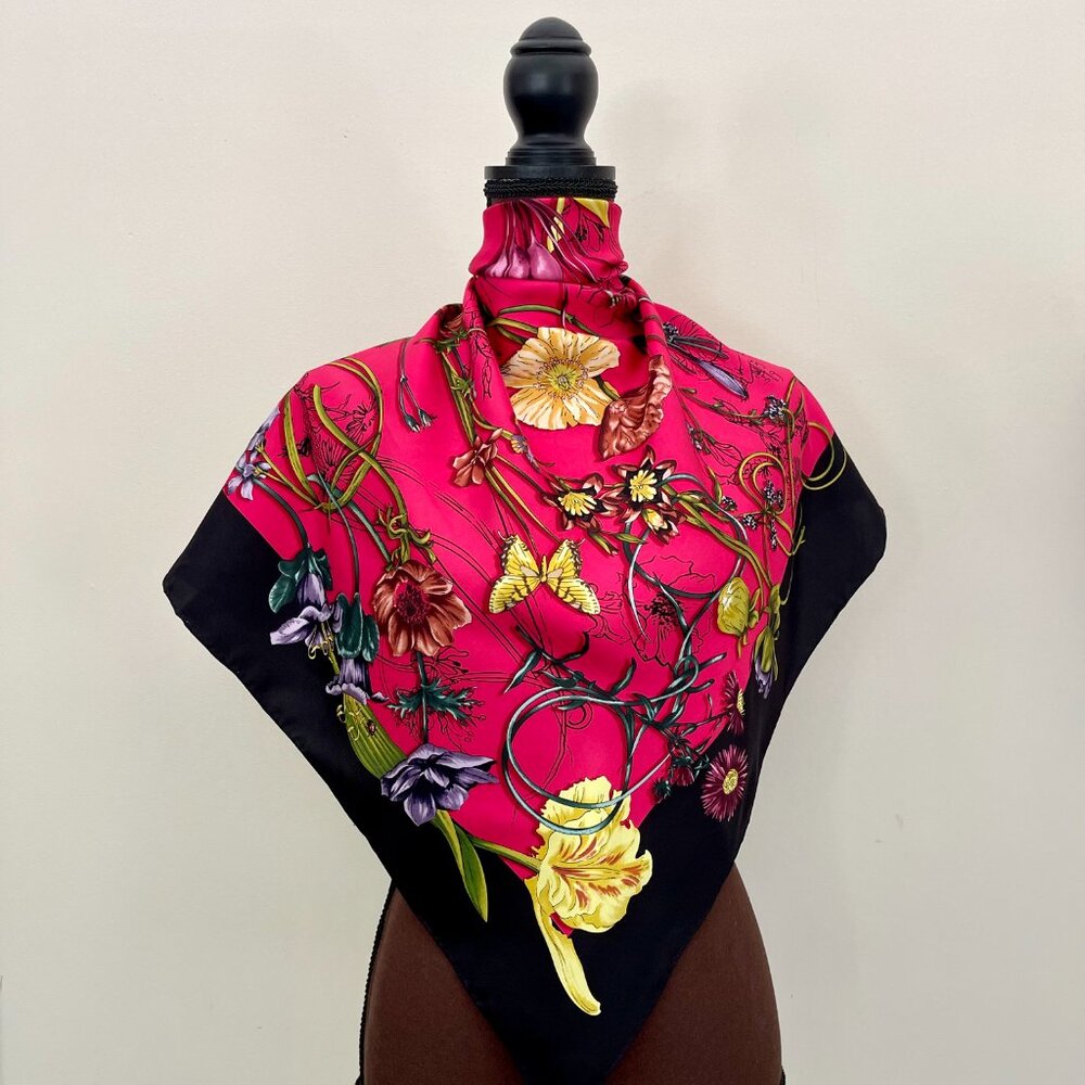 Gucci Silk Wrap Logo Flora Infinity Print Hot Pink Multicolor Scarf